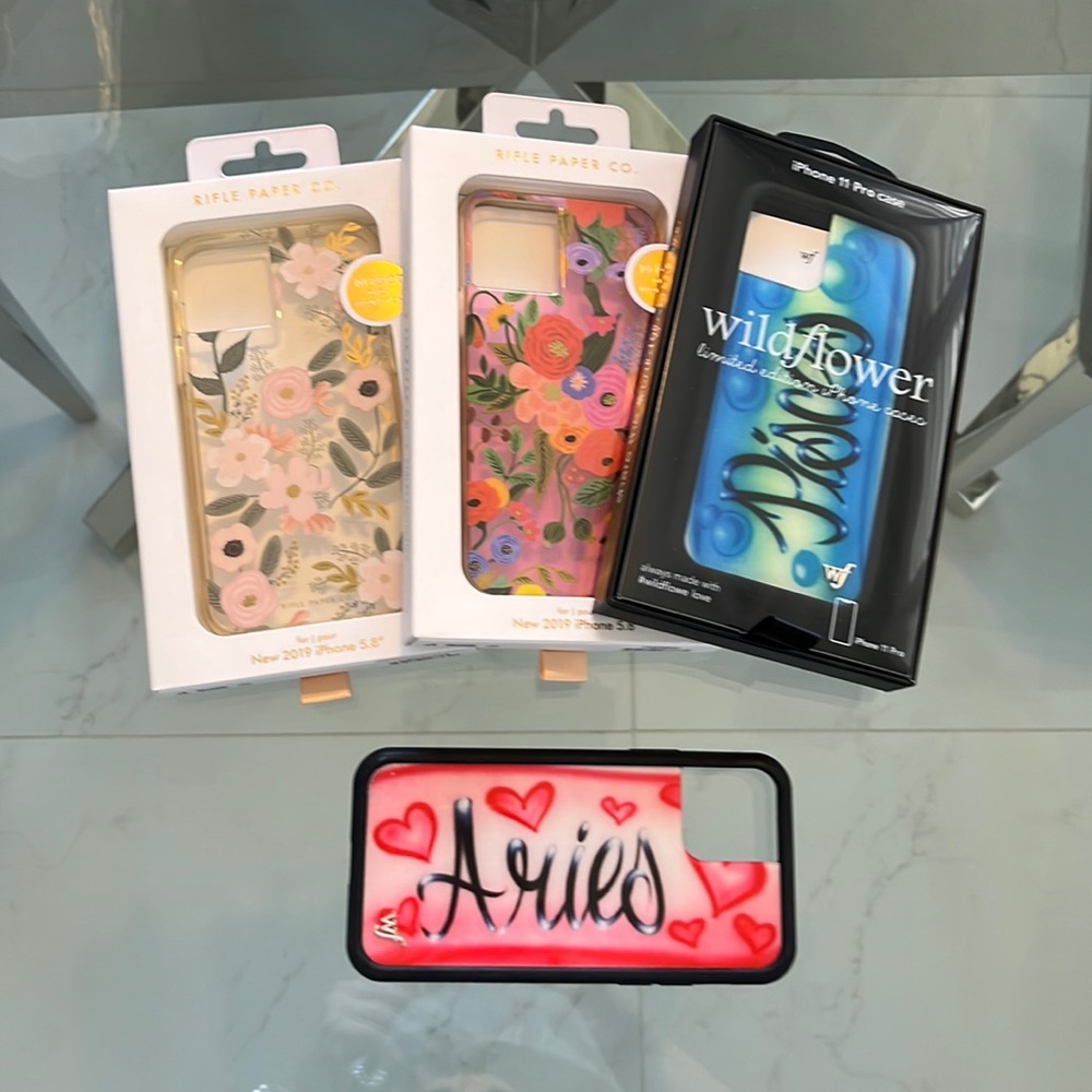 📌SOLD📌.     11 Pro Cases Lot (4) Wildflower, Rifle Paper
